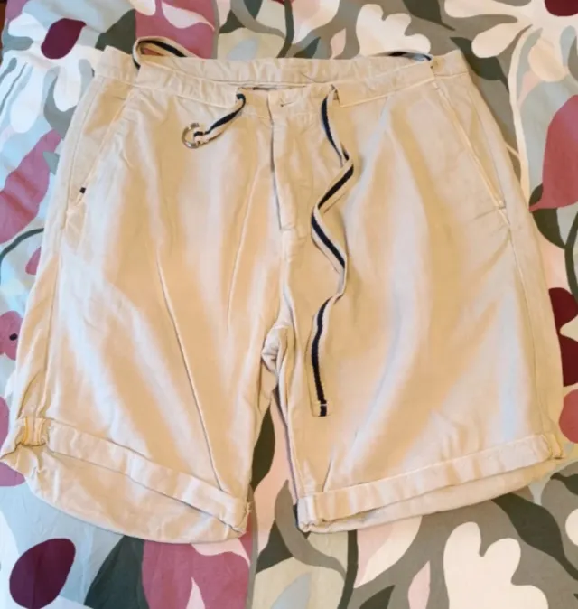 Pantalón corto de lino hombre beige