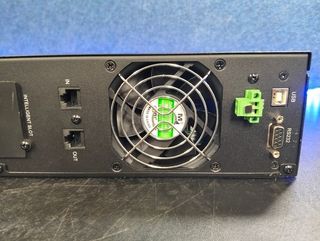 Phasak PH 7521 UPS 2160VA 1320W Onda Sinusoida