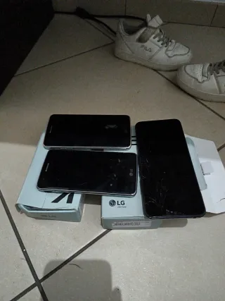 Lotto di telefoni (leggi descrizione):