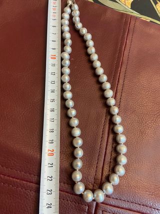 Collar de perlas cultivadas gris claro