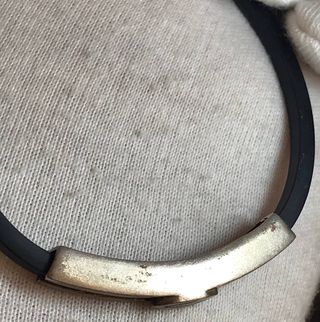 Pulsera Plata Ley Goma Negra + Regalo