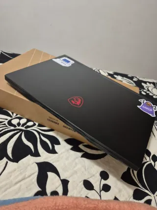 Portátil MSI i7-9750h,16gb,M2 500gb,gtx1050ti 4gb