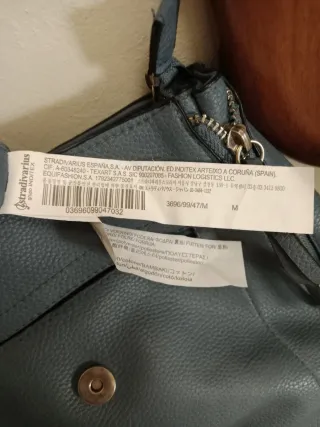 Mochila azul de cuero