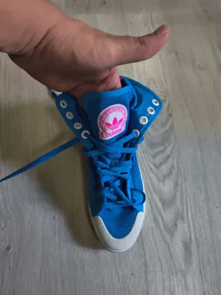 Deportivas Adidas Azul y Rosa nuevas a estrenar