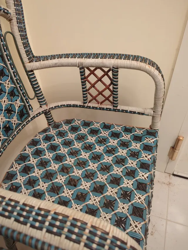 4 Sillas de jardín de mimbre azul y blanco