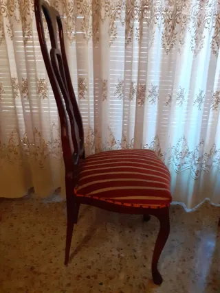 Silla de comedor de madera y tela
