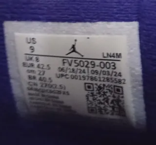 Jordan 4 Rare Air Negro Rojo