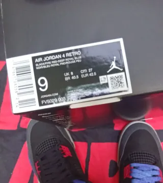 Jordan 4 Rare Air Negro Rojo