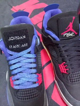 Jordan 4 Rare Air Negro Rojo