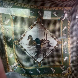 Splendido foulard in seta stampato