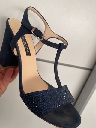 Zapatos de tacón Albano azul con pedrería