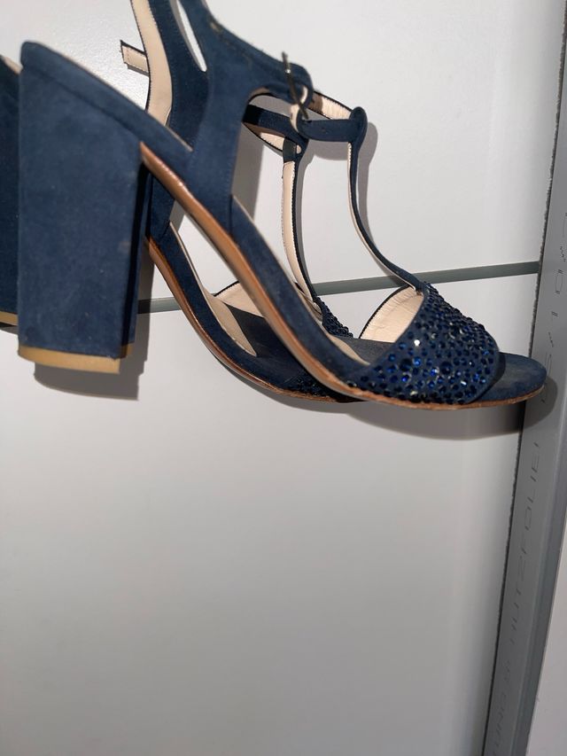 Zapatos de tacón Albano azul con pedrería