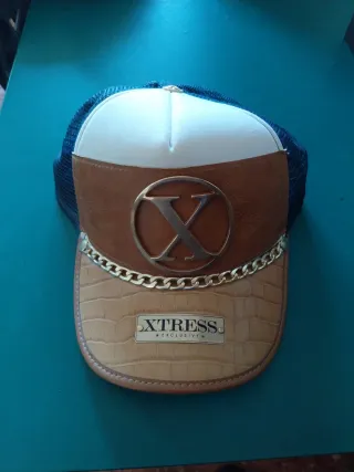 Gorra Xtress con cadena y logo X