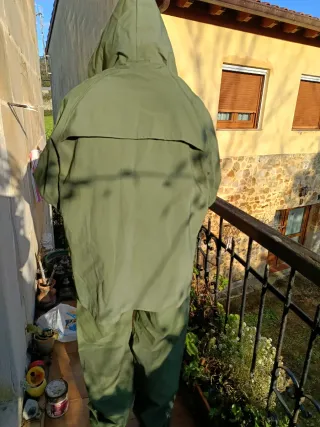 Traje de pesca impermeable verde