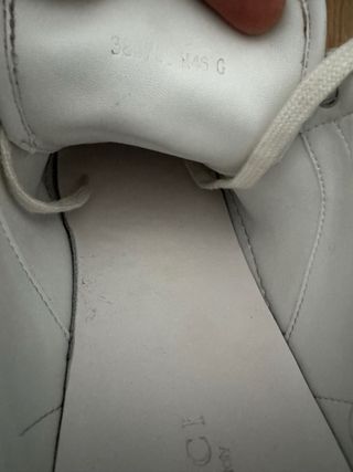 Zapatillas 1:1 Blancas con Tiras Verdes y Rojas