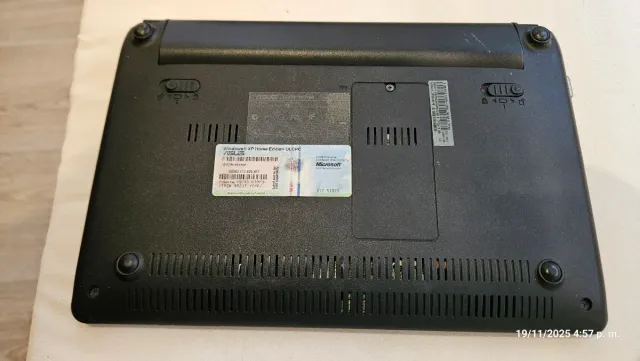 Mini portátil Asus Eee PC 1001HA