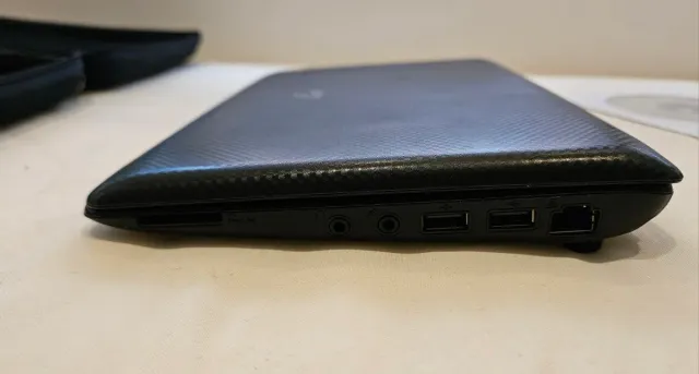 Mini portátil Asus Eee PC 1001HA