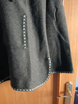 Chaqueta poncho Zara capucha paño XL. No da talla