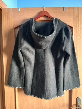 Chaqueta poncho Zara capucha paño XL. No da talla