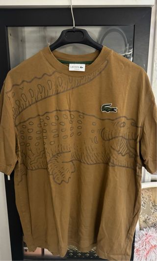 Camiseta Lacoste Marrón con Diseño Cocodrilo