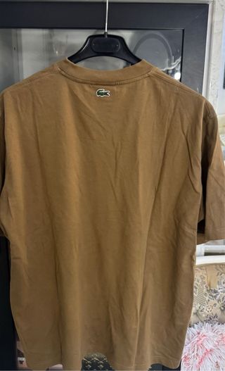 Camiseta Lacoste Marrón con Diseño Cocodrilo