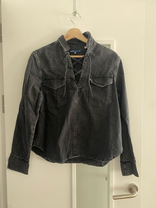 Camisa Levi's Negra con Cordones