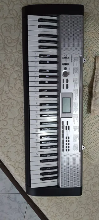 Tastiera Casio LK-130 con autoapprendimento
