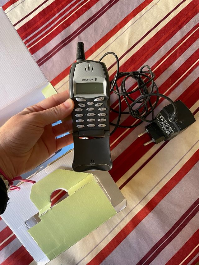 Teléfono Móvil Ericsson T20e