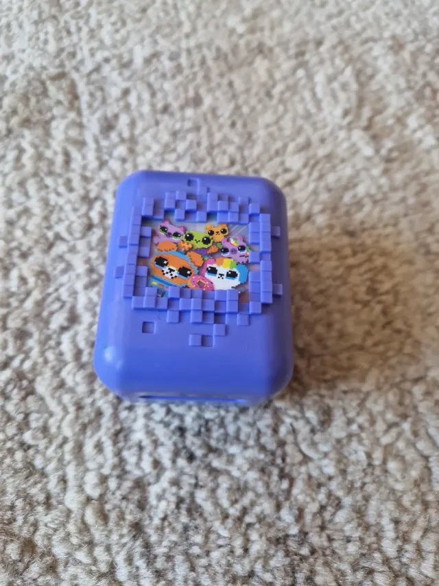 Bedzee Mascota Morada Pixelada