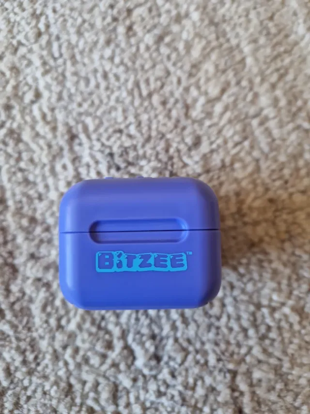 Bedzee Mascota Morada Pixelada