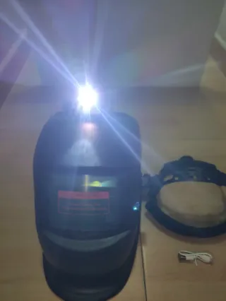 Mascara de soldar automática