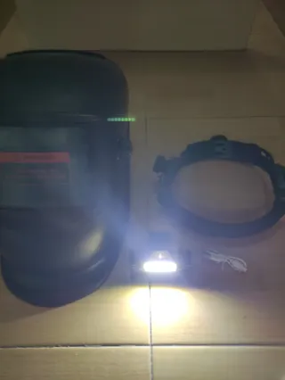 Mascara de soldar automática