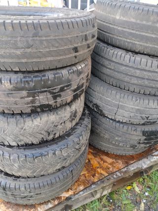 Michelin 195/75/16C 225 75 16C