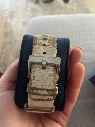 Reloj Festina Beige y Dorado