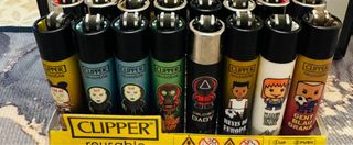 Confezione da 48 accendini Clipper assortiti