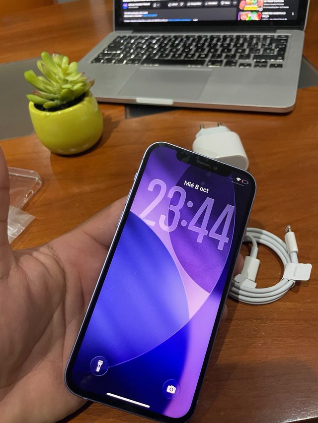 iPhone 12 Morado impecable