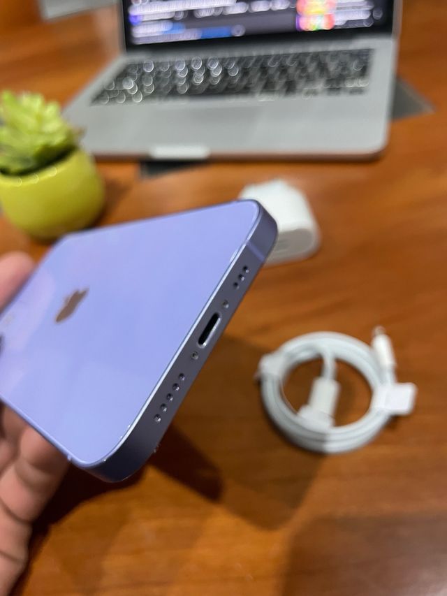 iPhone 12 Morado impecable