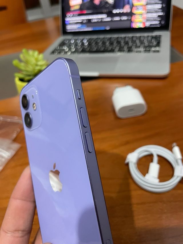 iPhone 12 Morado impecable