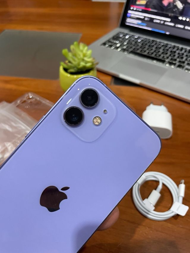 iPhone 12 Morado impecable