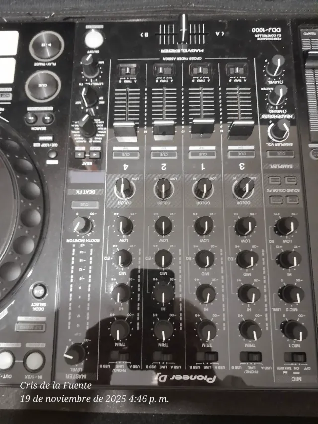 Controller DJ Pioneer DDJ-1000