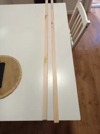 2 Listones de madera de pino