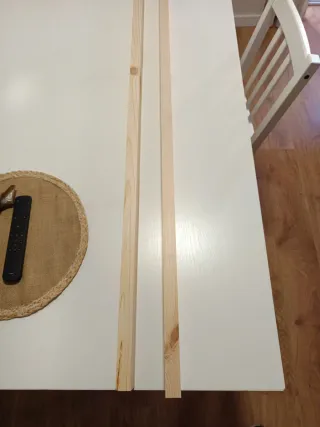 2 Listones de madera de pino
