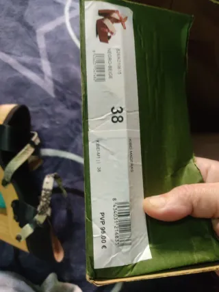 Sandalias kibei  Beige y Negras tacón alto madera