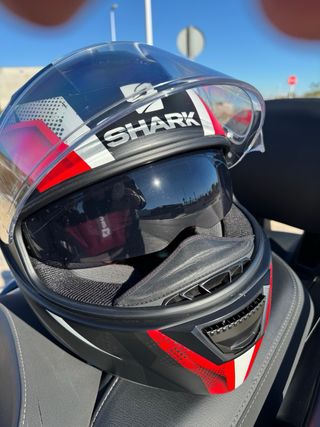 Casco Integral Shark Talla L en buen estado.