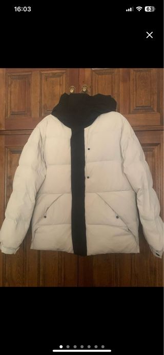 Chaqueta Moncler Puffer Blanca y Negra