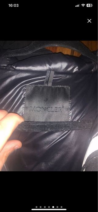 Chaqueta Moncler Puffer Blanca y Negra