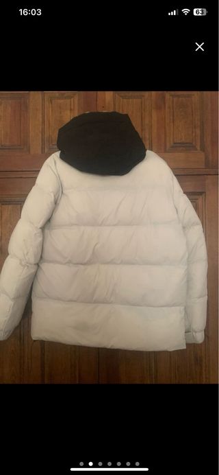 Chaqueta Moncler Puffer Blanca y Negra