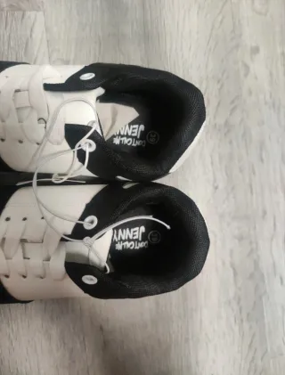 Zapatillas Jennyfer Blancas y Negras, 39. Nuevas
