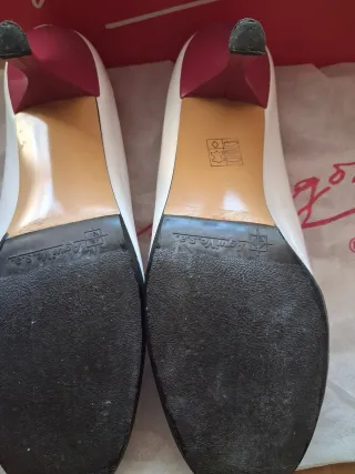 Zapatos de tacón Pilar Burgos blancos y rosas