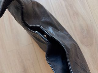 Bolso negro efecto piel